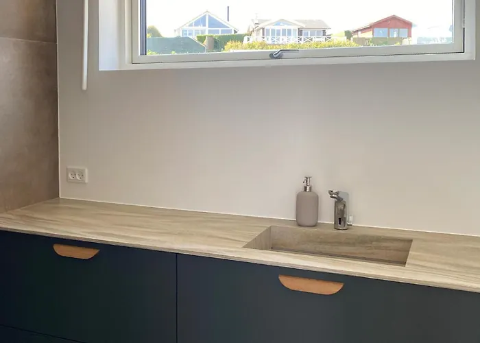 4 Bedroom Amazing In Casa vacanze *