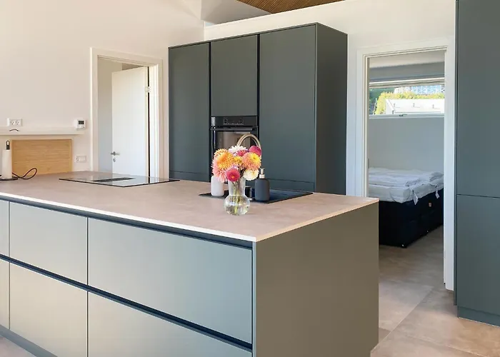 4 Bedroom Amazing In Casa vacanze *